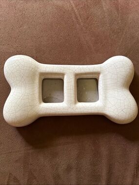 Mossy Oak Bone-Shaped Double Photo Frame in White and Black